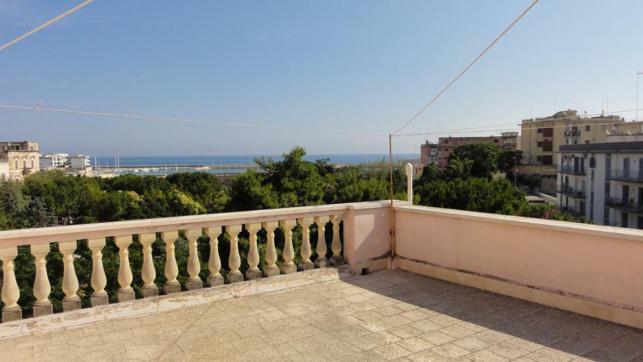 Casa Vacanze La Scalinata Бишелие Екстериор снимка